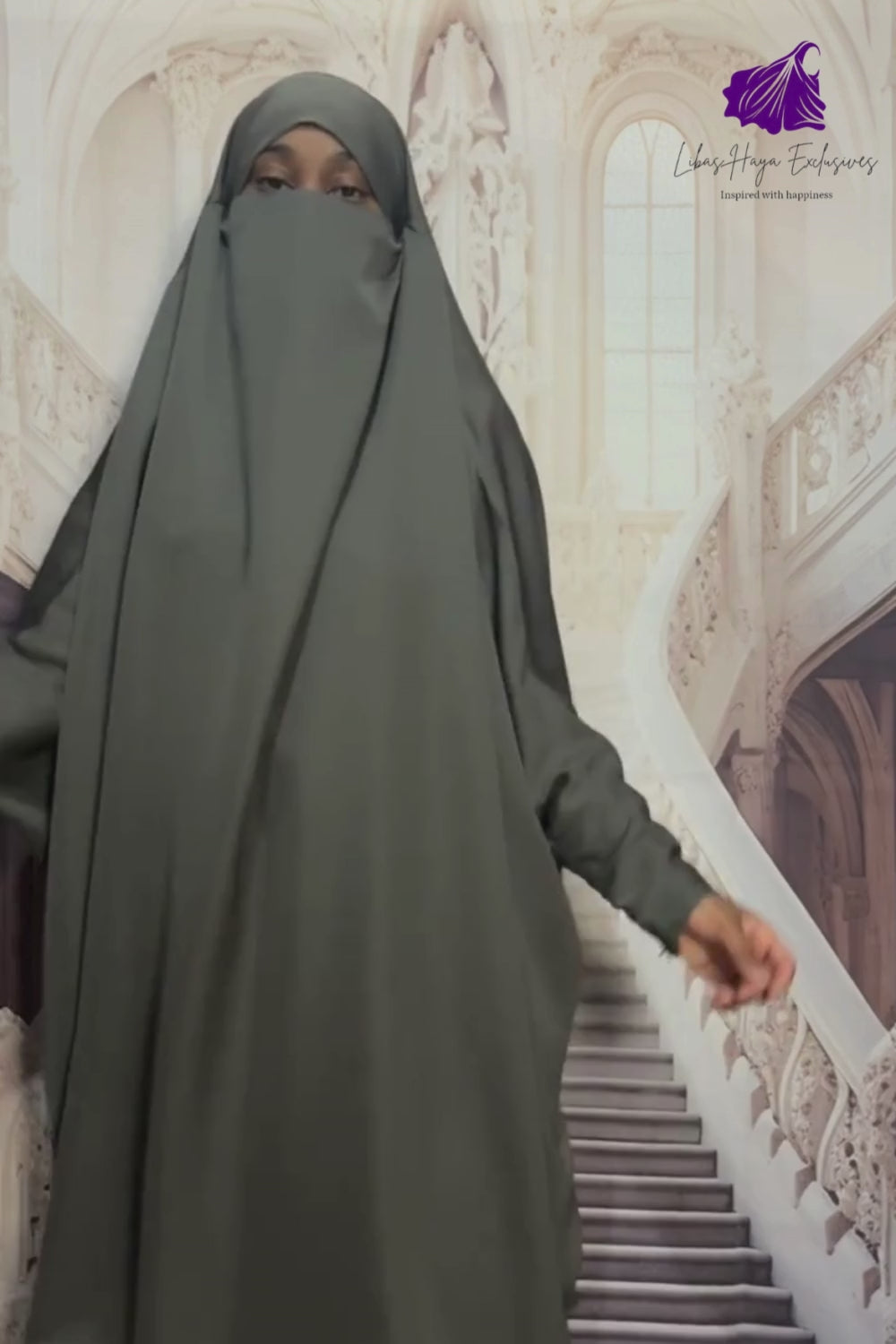 video showing gray jilbab