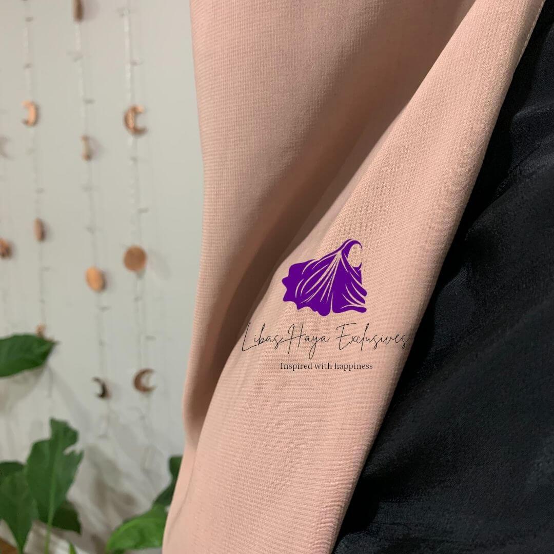 Our Raahah -Half Niqaab in Dusty Pink is the perfect choice for niqabi's looking for the ultimate niqaab comfort! With the niqaab having strings at the back, you can easily wear them with any hairstyle of the day. The shade dusty pink is just the color you need if you are going for that casual chic vibe!