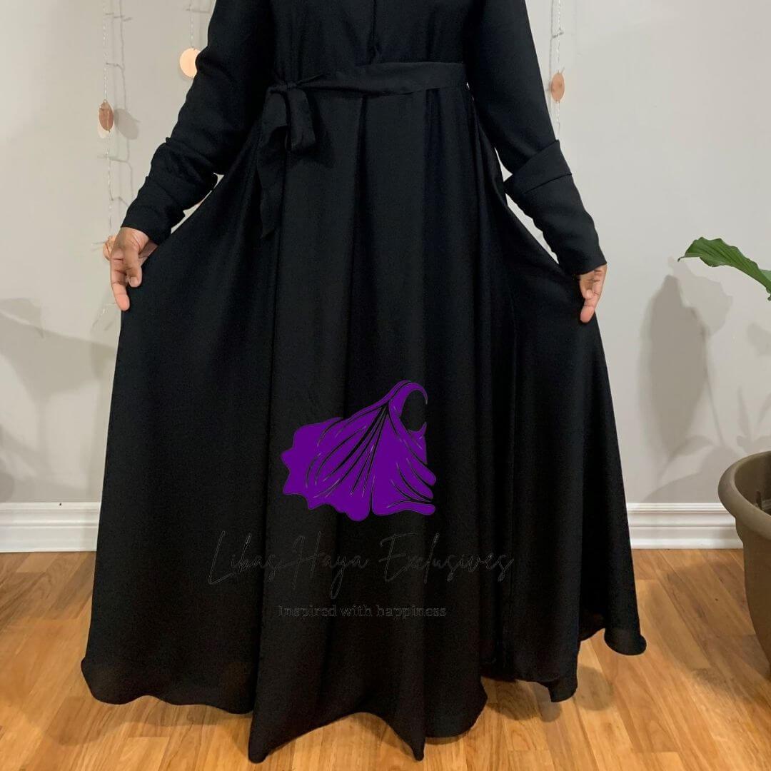 So what's so amazing about this Taahirah Abaya? Here's what you need to know! Our Taahirah Abaya is designed with many features. The best of which is nursing-friendly! so you don't have to compromise on style over nursing. No more cutting the front of your closed abaya or simply wishing it well, because let's face it, we know nothing comes between that pure love of mother and baby. Wudhu friendly so it easy to just zip up the sleeves when it's time for prayer.